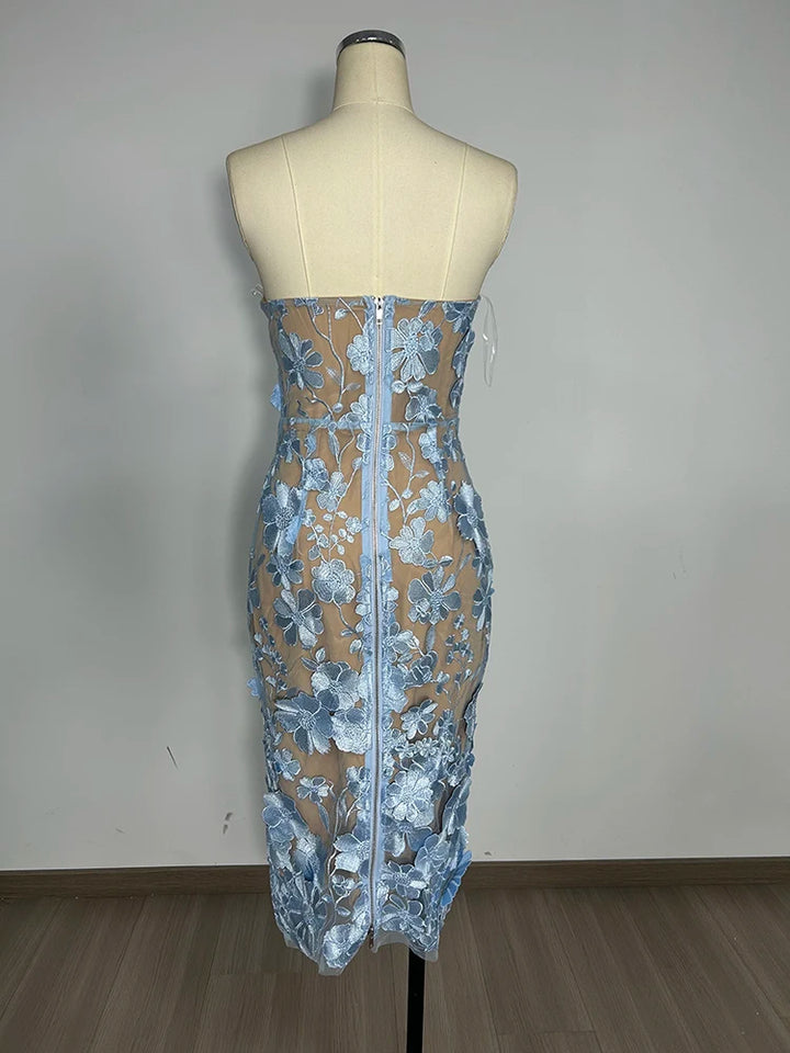 שמלת מידי סטרפלס בעיצוב רקמת פרחים - מוריה