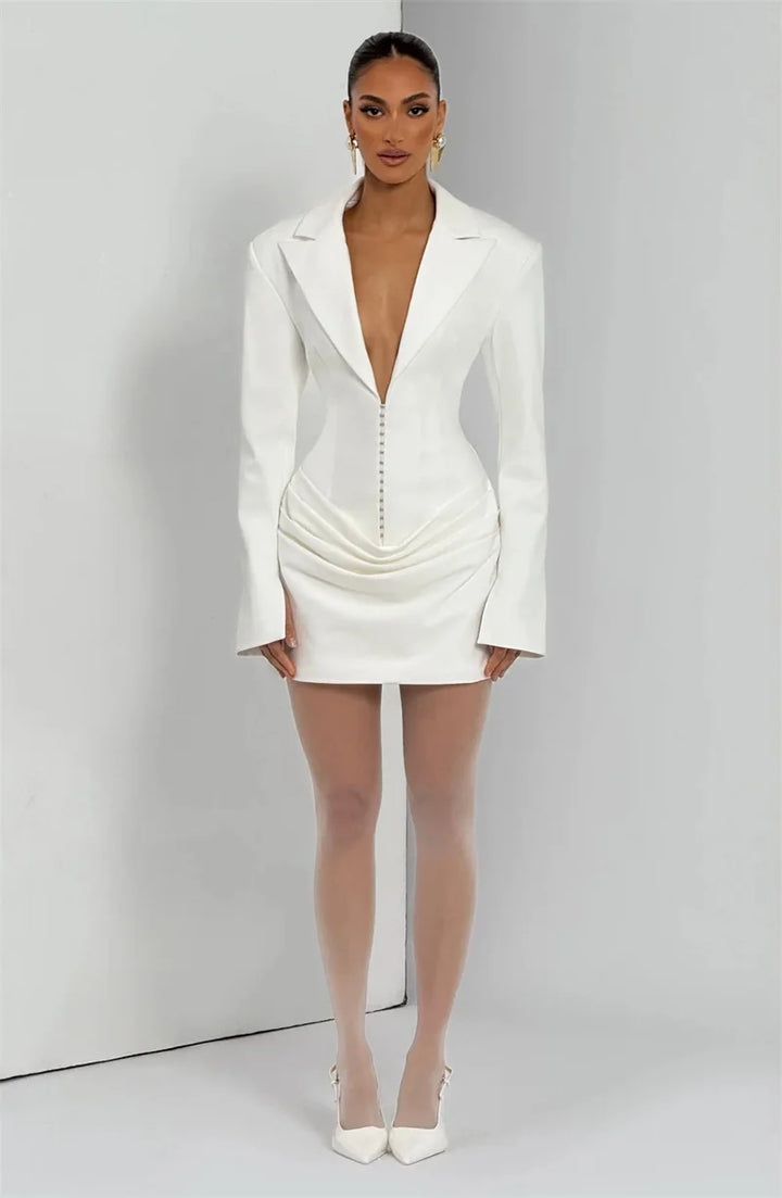 שמלת מיני מחויטת בעיצוב סגירת סיכות וקיפולים - מוס