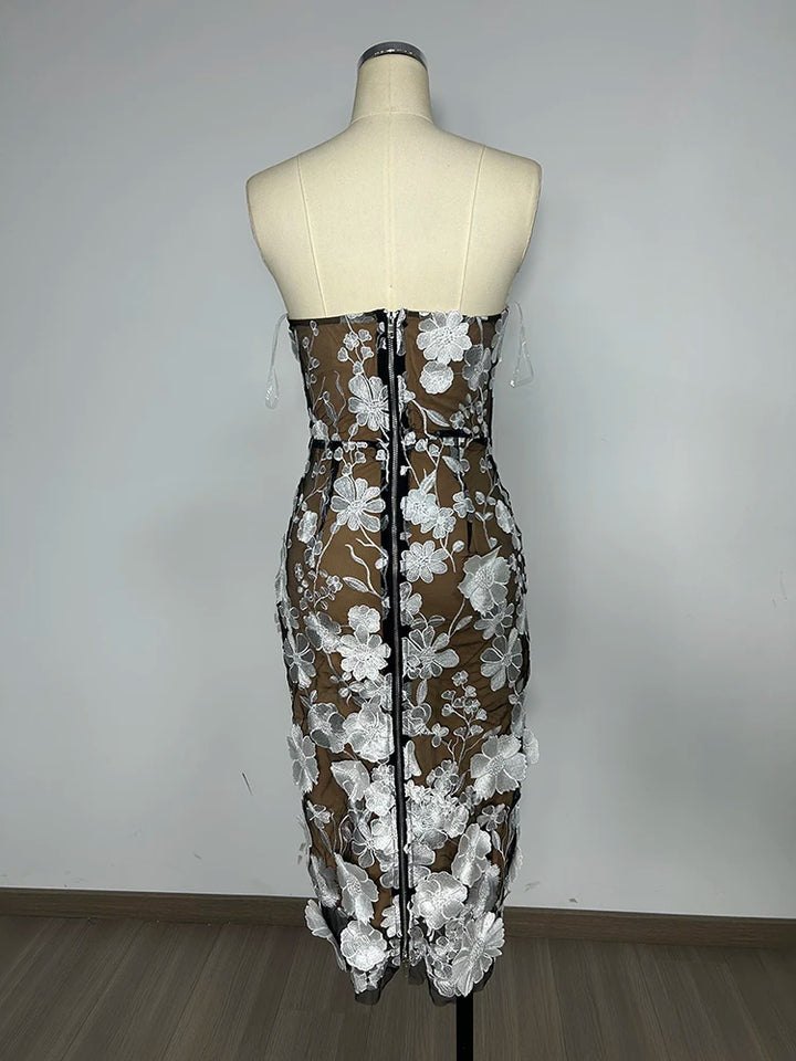 שמלת מידי סטרפלס בעיצוב רקמת פרחים - מוריה