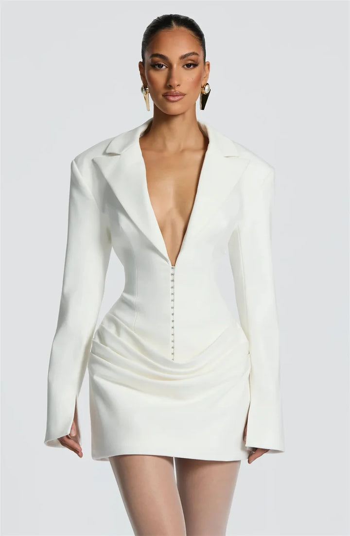 שמלת מיני מחויטת בעיצוב סגירת סיכות וקיפולים - מוס