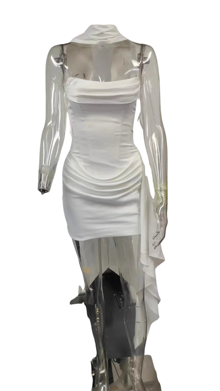 שמלת מיני סטרפלס סאטן בעיצוב מחוך וקיפולים קשירה בגב להצמדה במותן בעיטור שובל וצעיף תואם - טוהר